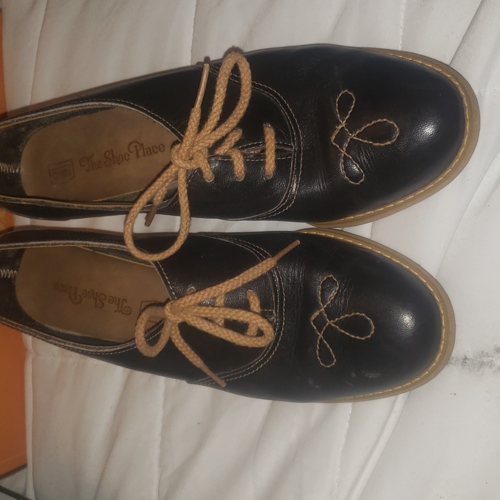 The shoe place Sears size 7